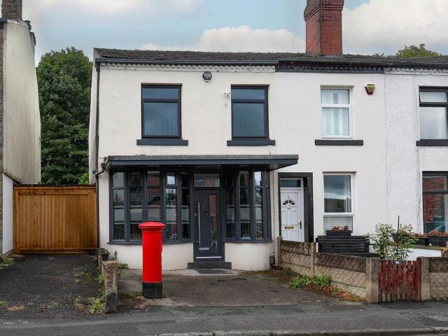 House for sale in Wardle, Burnedge