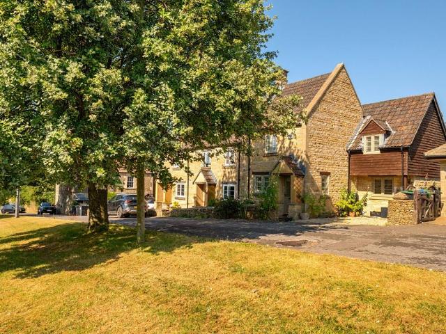 House for sale in Corsham, Gastard