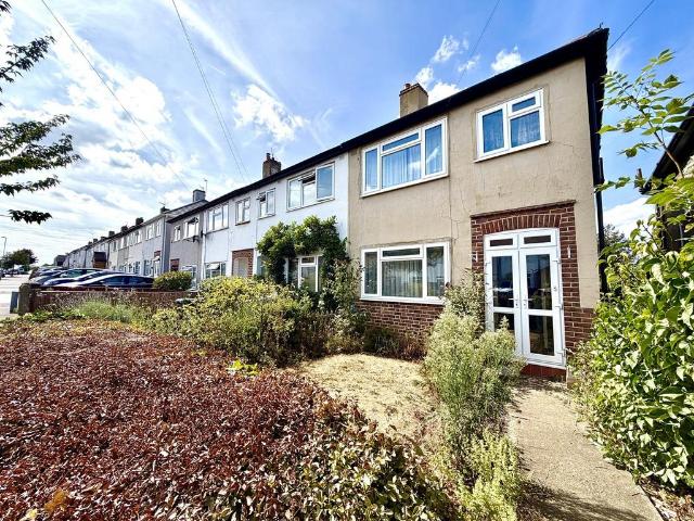 House for sale in Chessington, Greater London