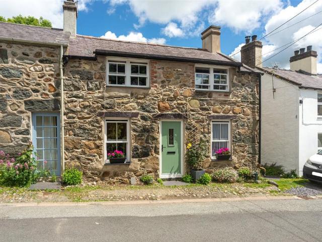 House for sale in Pentir, Wales