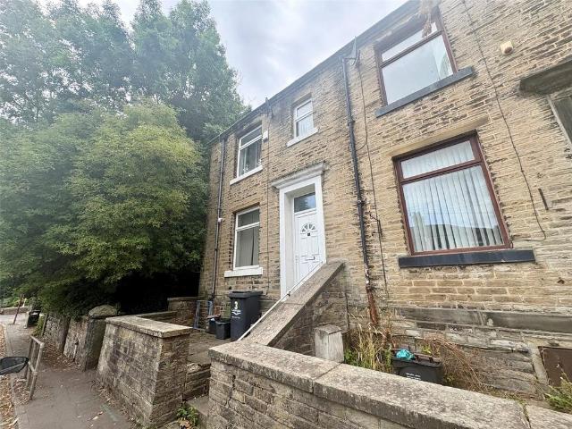 House for sale in Claremount, Northowram