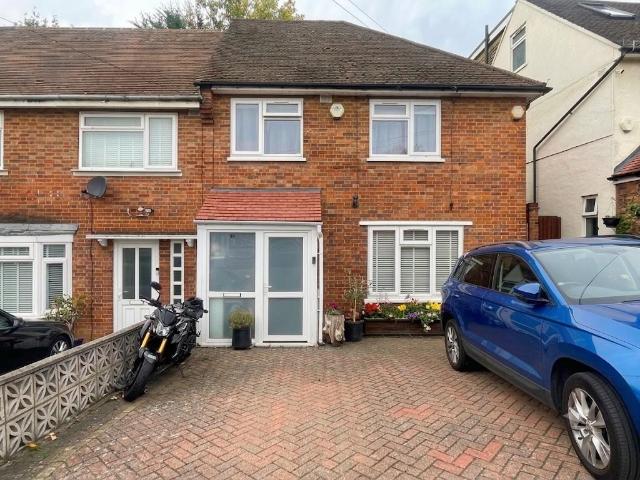 House for sale in Mill Hill, Greater London
