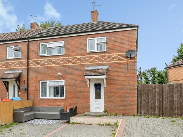 House for sale in Rossmore, Cheshire