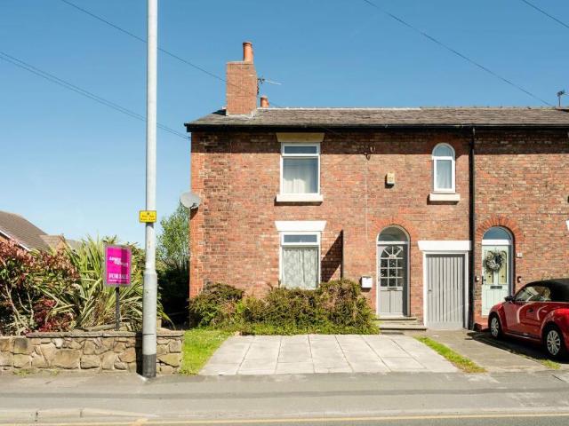 House for sale in Roby Mill, Lancashire