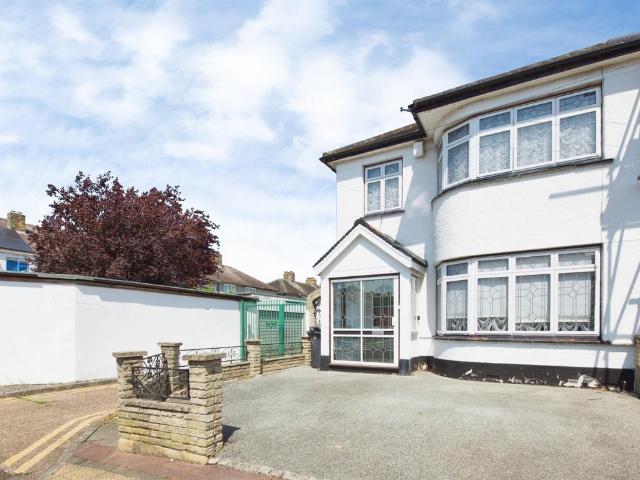 House for sale in Greater London