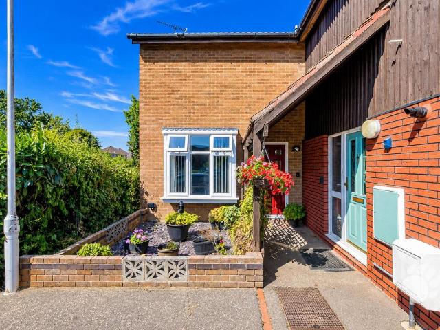 House for sale in Bowers Gifford, Essex