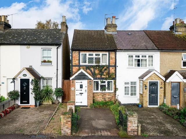 House for sale in Batchworth, Hertfordshire