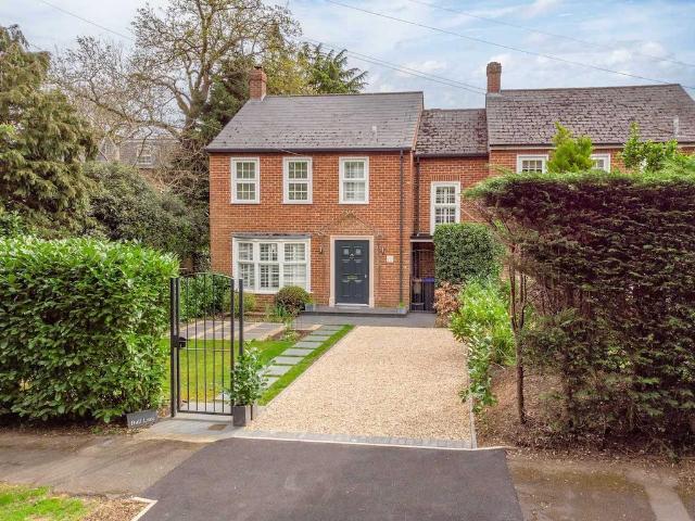 House for sale in Gerrards Cross, Denham