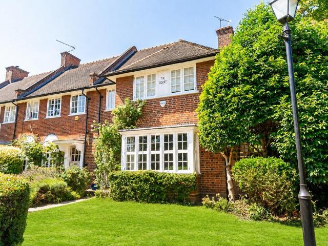 House for sale in Muswell Hill, Greater London