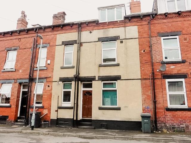 House for sale in Armley, West Yorkshire
