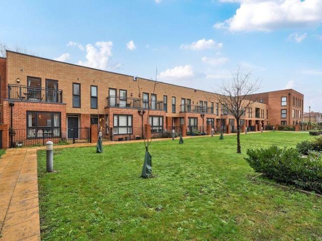 House for sale in Chichester, Littlecote