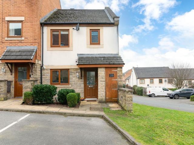 House for sale in Almondbury, West Yorkshire