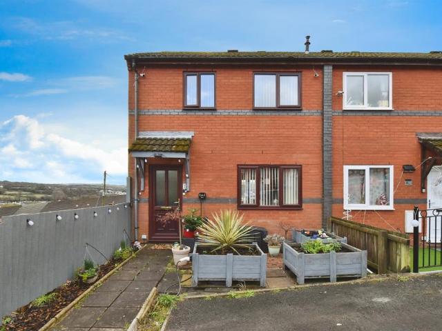 House for sale in Treharris