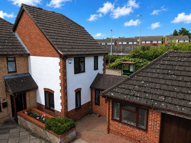 House for sale in Woodside Estate, Houghton Regis
