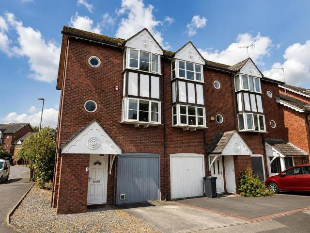 House for sale in Beamhurst, Staffordshire