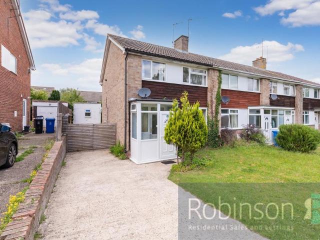 House for sale in Highway, Maidenhead