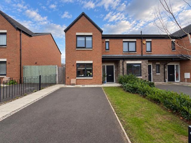 House for sale in Weavers Park, Manchester