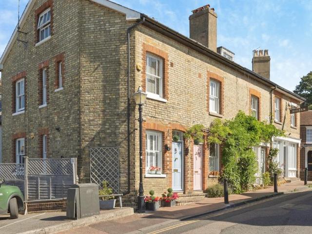 House for sale in Broadwater Down, Sandown Park