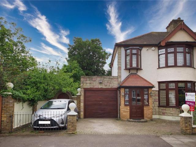 House for sale in Loxford, Seven Kings