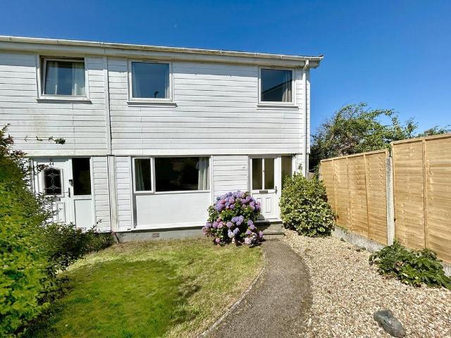 House for sale in Mullion, Cornwall