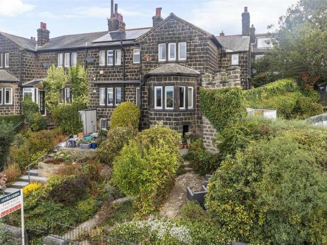 House for sale in Rufford Park, Yeadon