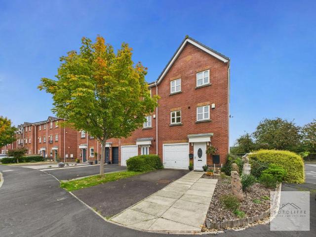 House for sale in Cabus, Lancashire