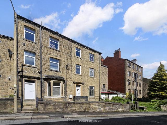 House for sale in Longwood, West Yorkshire