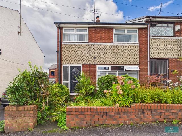 House for sale in Shaw and Crompton, Pendock