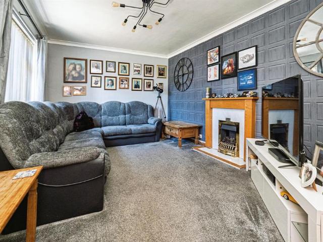 House for sale in Longhill, Hull