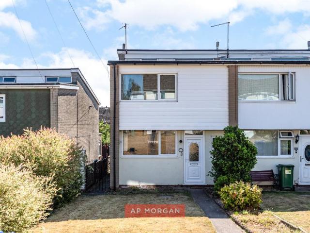 House for sale in Stourbridge, West Midlands