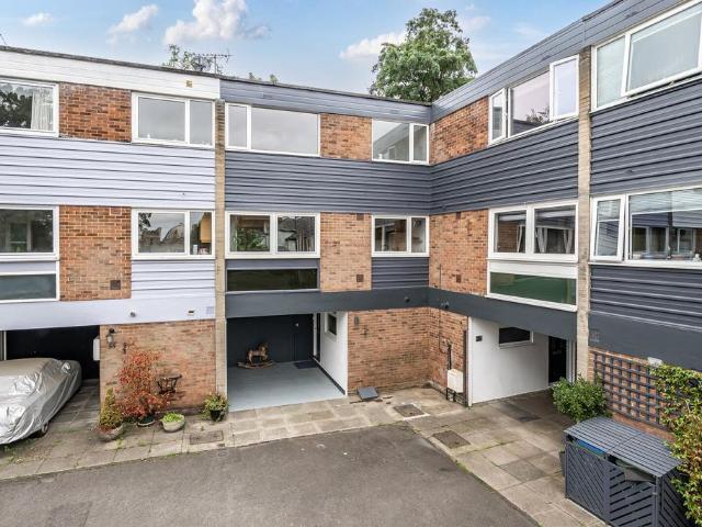 House for sale in Blackhills, Surrey