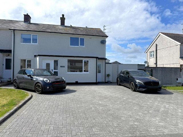 House for sale in Llangefni, Wales