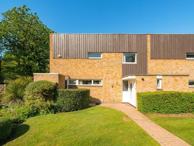 House for sale in Gerrards Cross, Tatling End