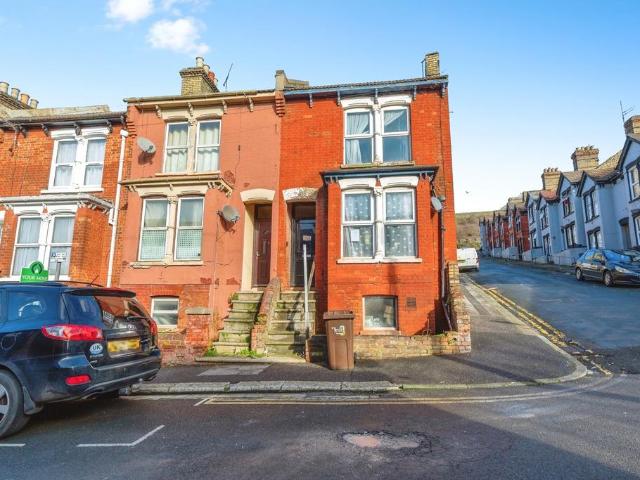 House for sale in Luton, Chatham