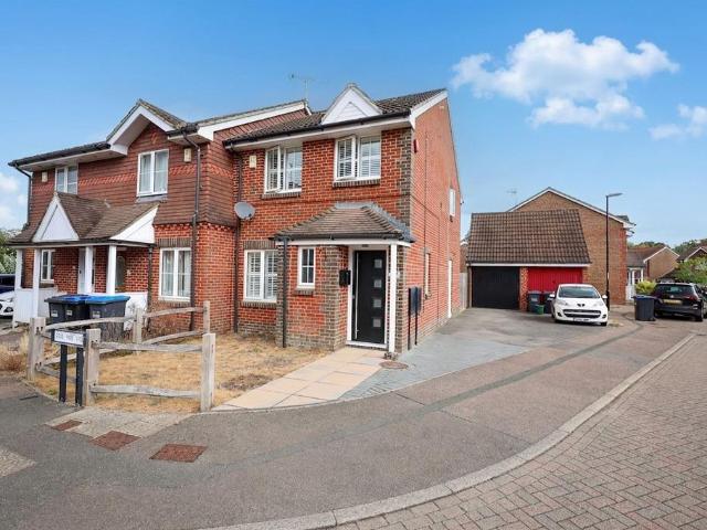 House for sale in Perryfields, West Sussex