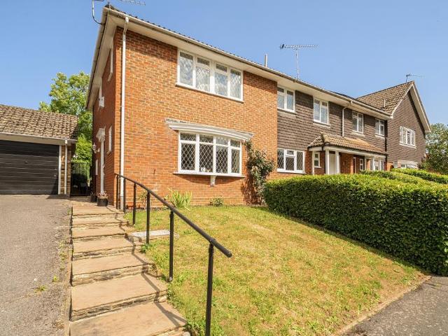House for sale in West End, Heol-las