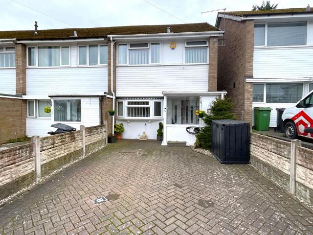 House for sale in Halesowen, West Midlands