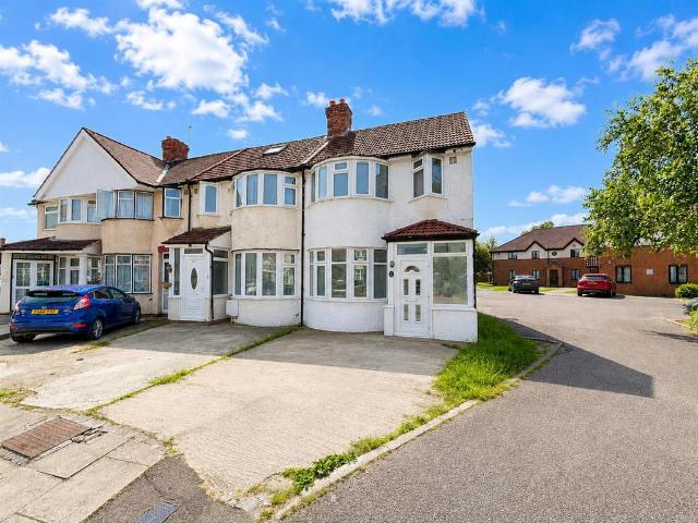 House for sale in London Borough of Ealing, Greater London
