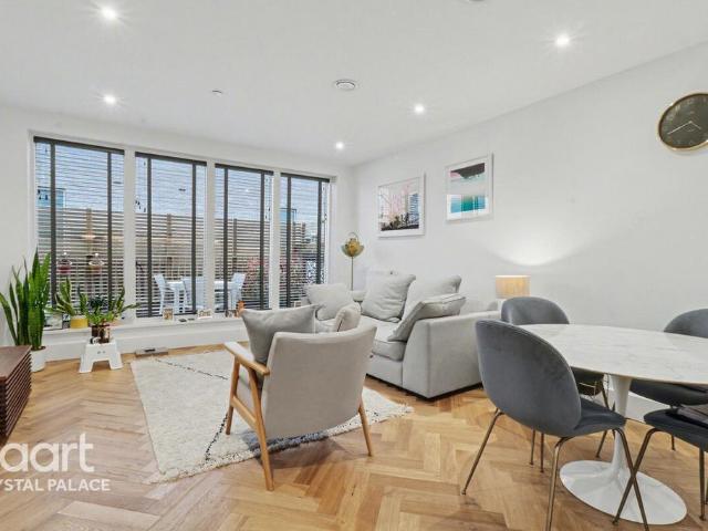 House for sale in London Borough of Croydon, Upper Norwood