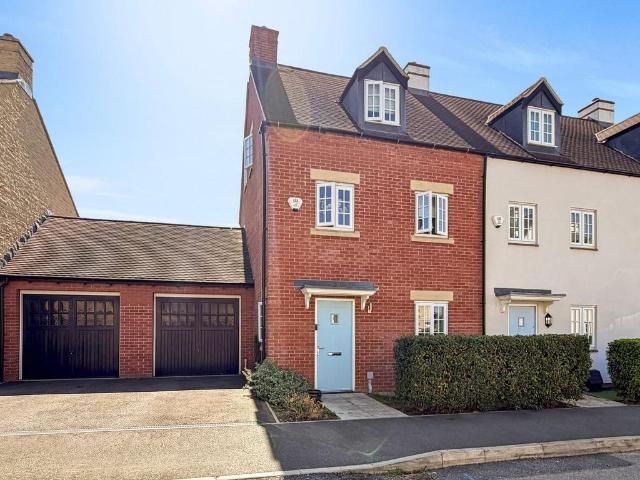 House for sale in Wootton, Northamptonshire