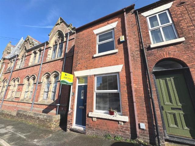 House for sale in Kingsley Moor, Staffordshire