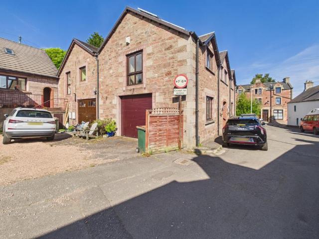 House for sale in Alyth, Scotland