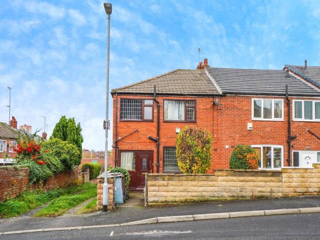 House for sale in Churwell, West Yorkshire