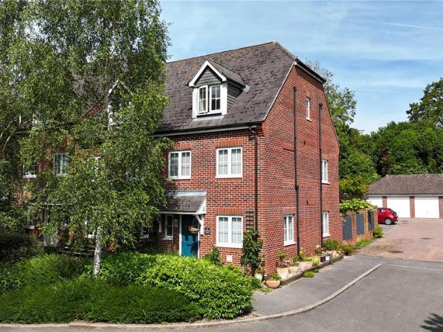House for sale in Littlecote, West Sussex