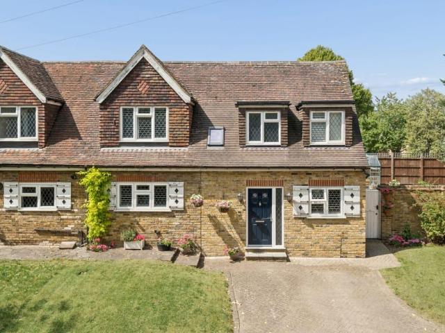 House for sale in Iver, Richings Park