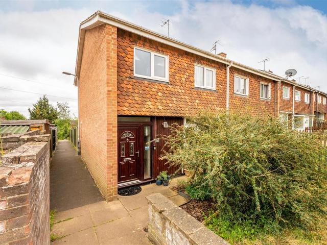 House for sale in Dee Park, Reading