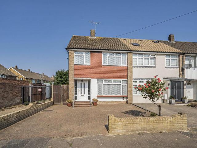 House for sale in Ponders End, Greater London