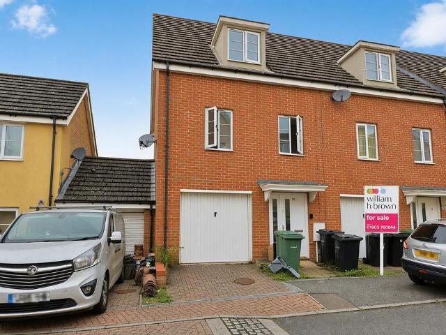 House for sale in Queen's Hills, South Norfolk