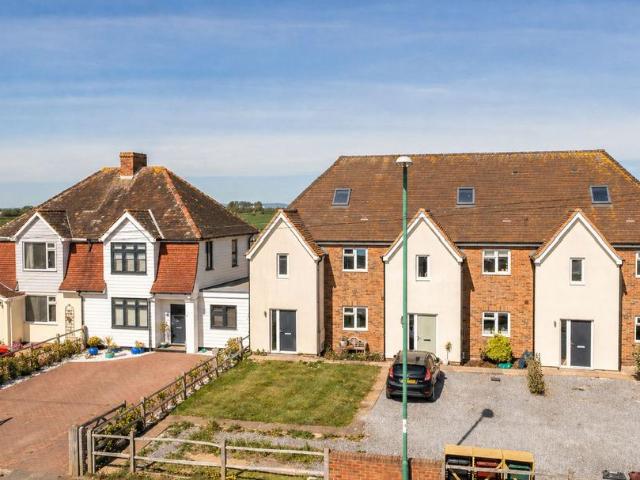 House for sale in Littlecote, West Sussex
