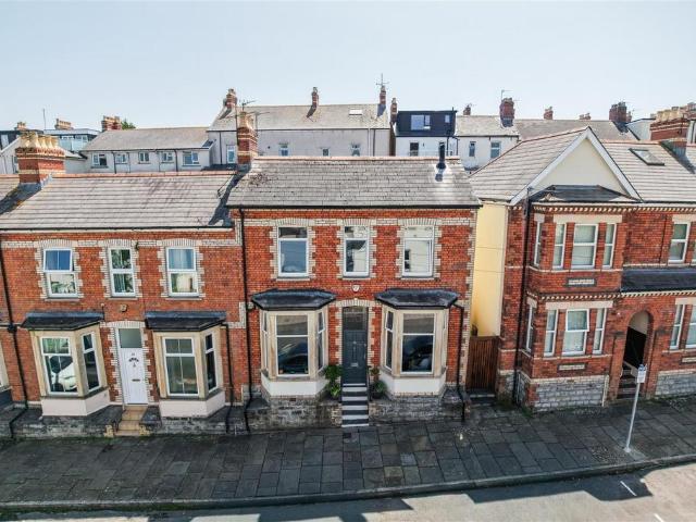 House for sale in Penarth Marina, Penarth